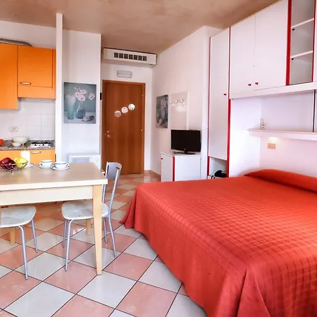 Aparthotel Daina *