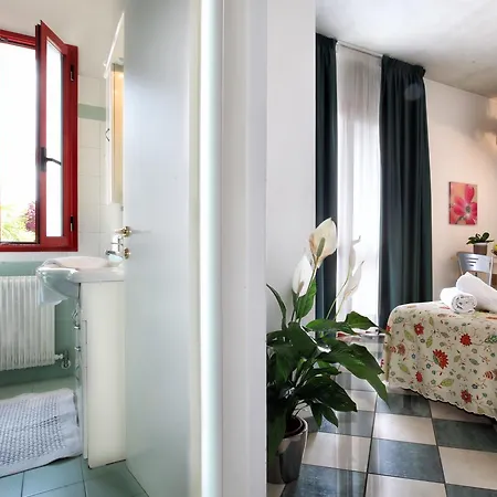 Daina アパートホテル